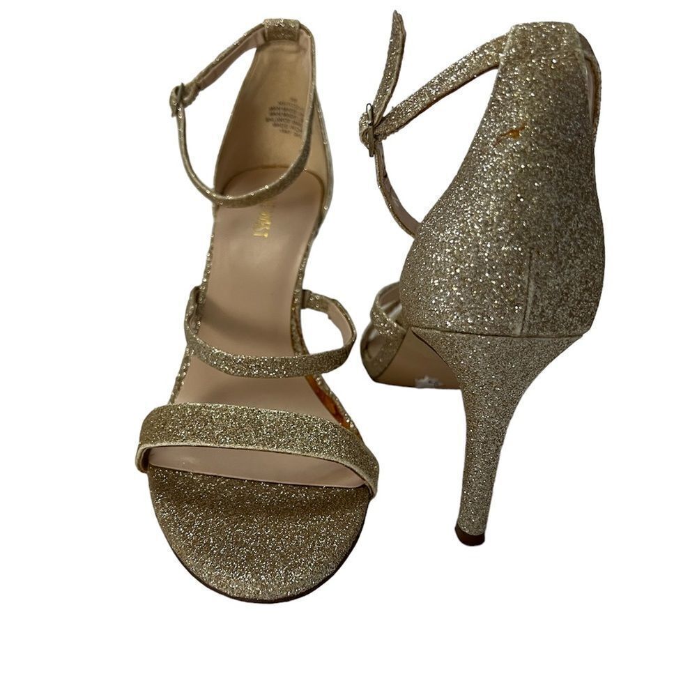 Nine West gold glitter evening heel sandals size 9 M in gold EUC